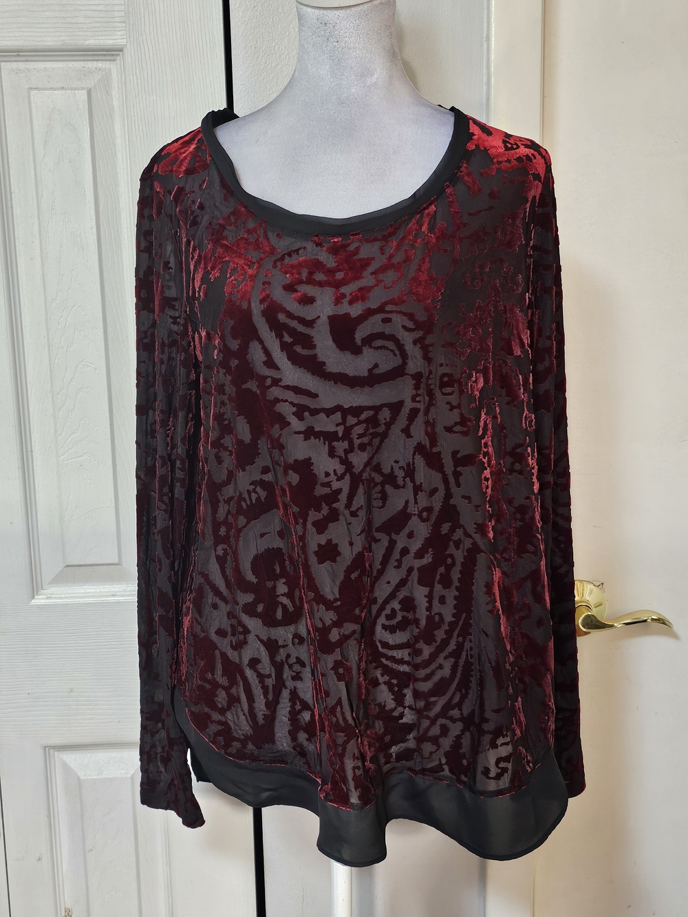 Simply Vera Vera Wang Burgundy Burnout Velvet Scoop Neck Tunic